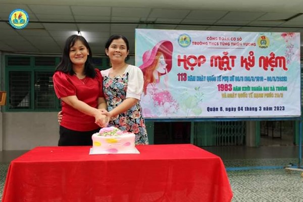 Họp mặt chào mừng ngày 8/3